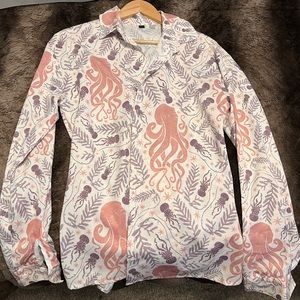 Men’s medium slim Taylor’s octopus shirt.
